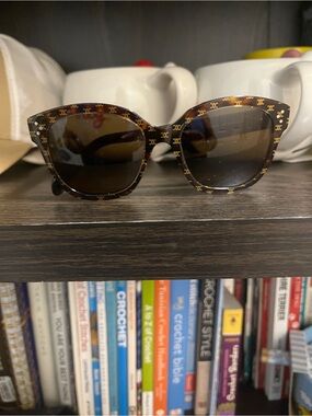 Celine Sunglasses CL401671 is the model number